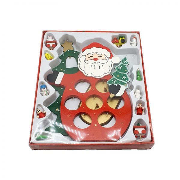 Mos craciun lemn impodobit