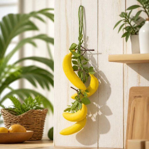 Banane decor pe funie